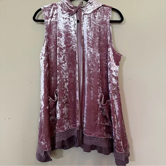 LOGO by Lori Goldstein Velvet Hoodie Vest - Picture 3 of 8